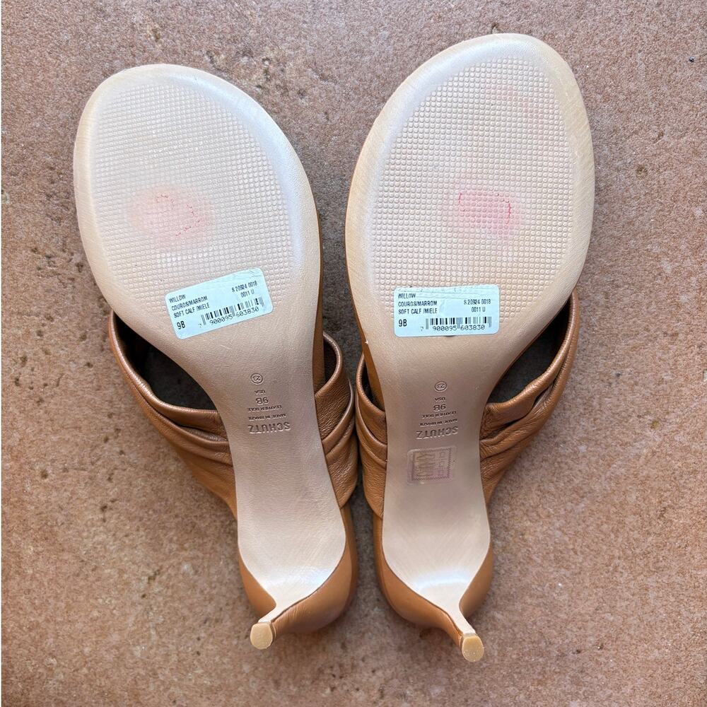 Schutz "Willow" Tan Ruched Leather Thong Style Sandals w Mid Stiletto Heels sz 9 - Picture 8 of 14
